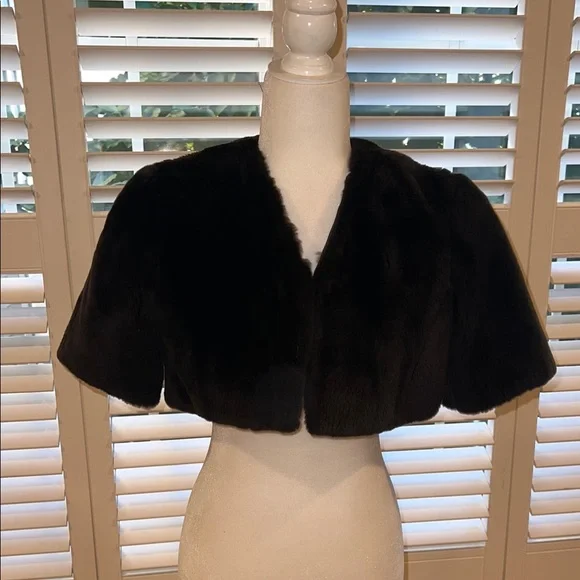 Stylish Chocolate Fur (Nutria) Capelet - Picture 1 of 11